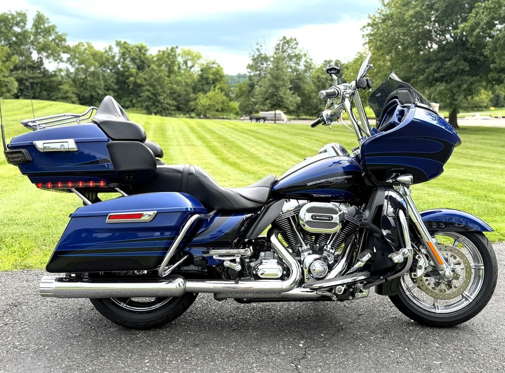 2015 Harley-Davidson Dyna Low Rider in Zieglerville, PA
