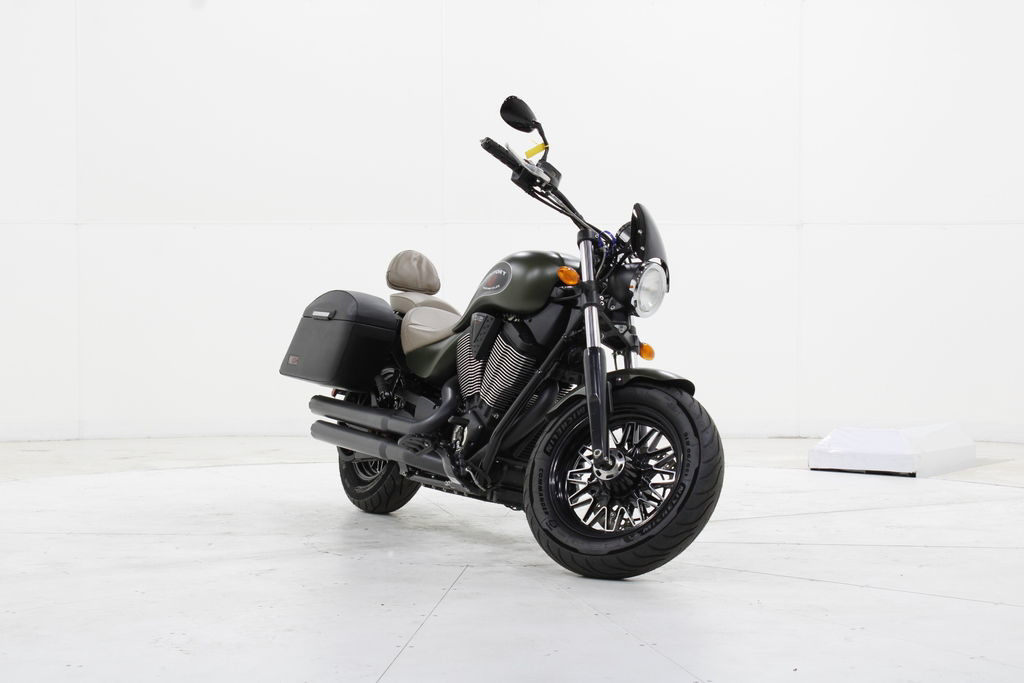 2016 Victory Motorcycles Gunner Suede Green Metallic with Black BASE in Concord, NC