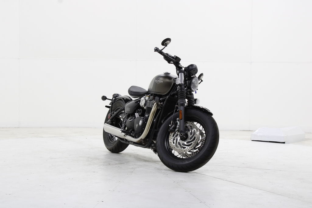 2023 Triumph Bonneville Bobber Matte Storm Grey/Matte Ironstone (Two BASE in Concord, NC