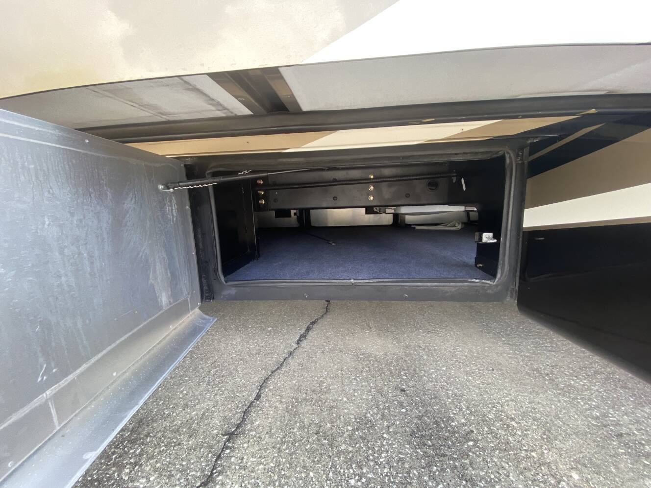 A photo of this 2015 Tiffin Motorhomes Breeze 32BR