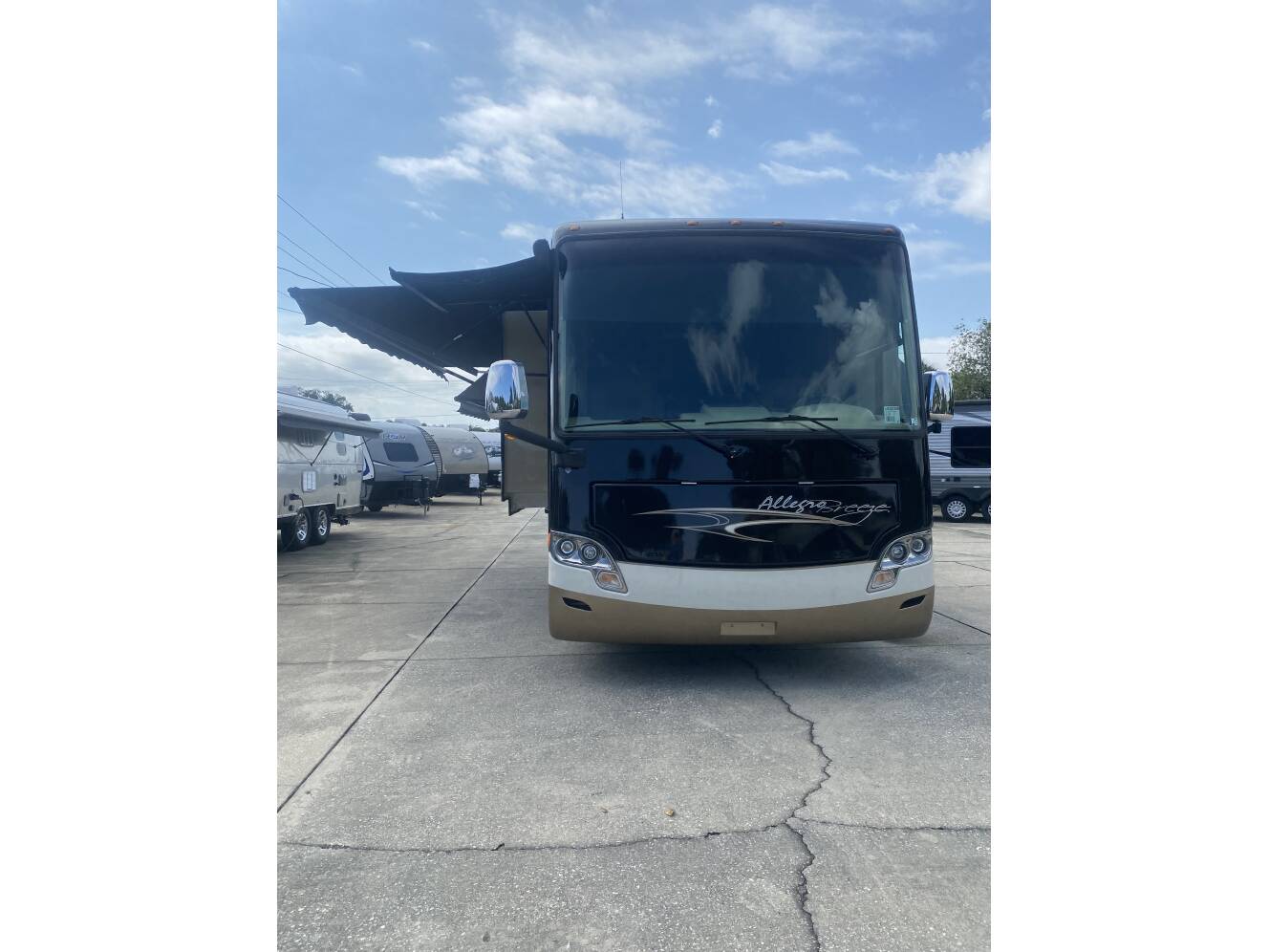 A photo of this 2015 Tiffin Motorhomes Breeze 32BR