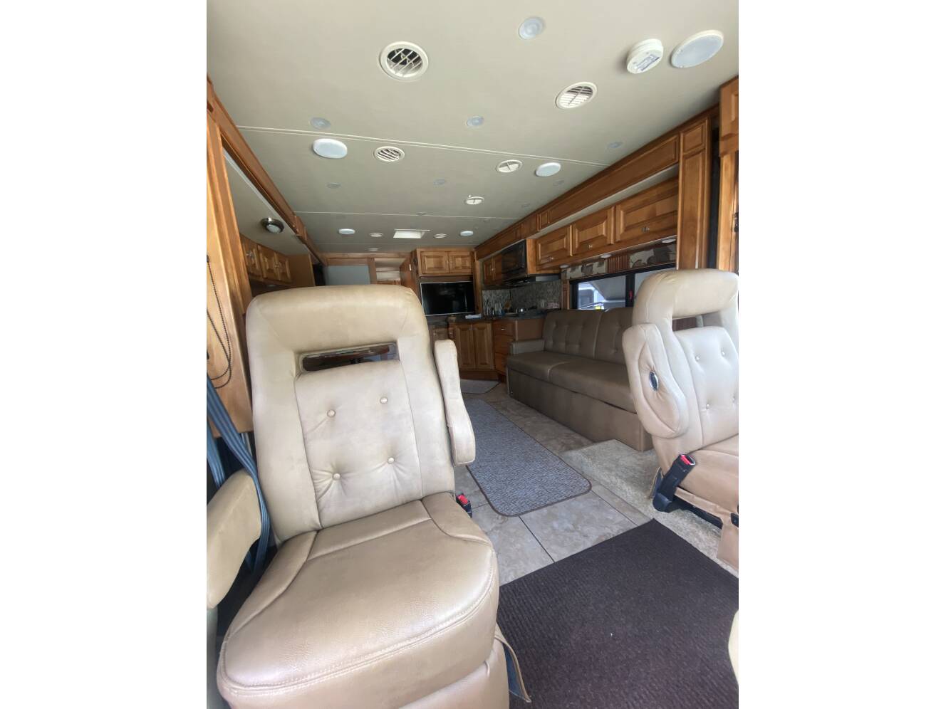 A photo of this 2015 Tiffin Motorhomes Breeze 32BR
