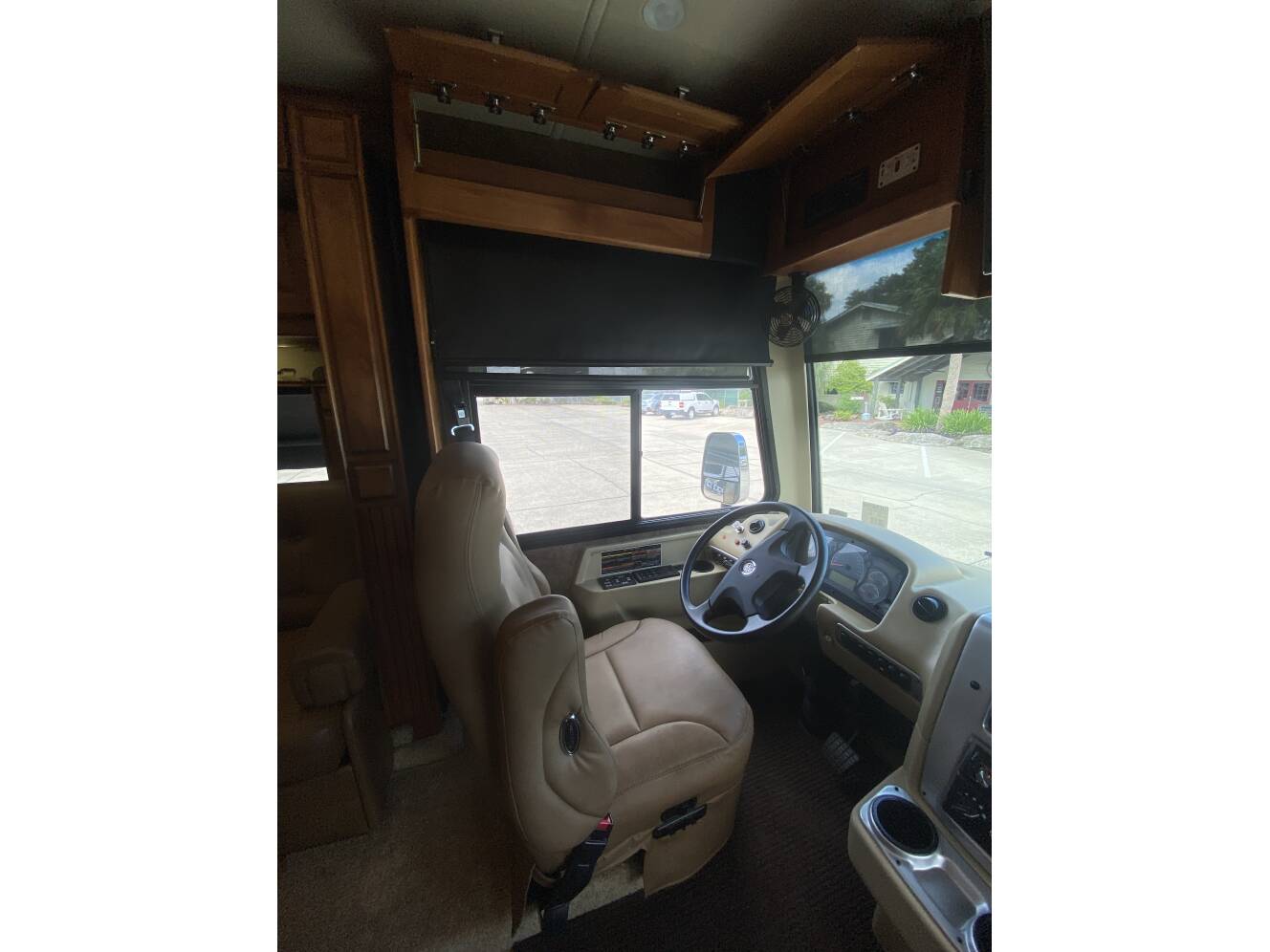 A photo of this 2015 Tiffin Motorhomes Breeze 32BR