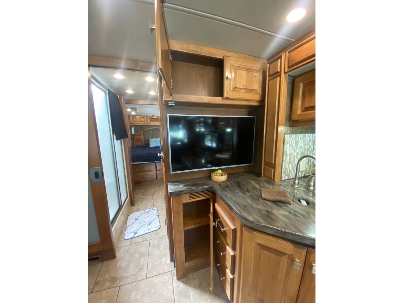 A photo of this 2015 Tiffin Motorhomes Breeze 32BR