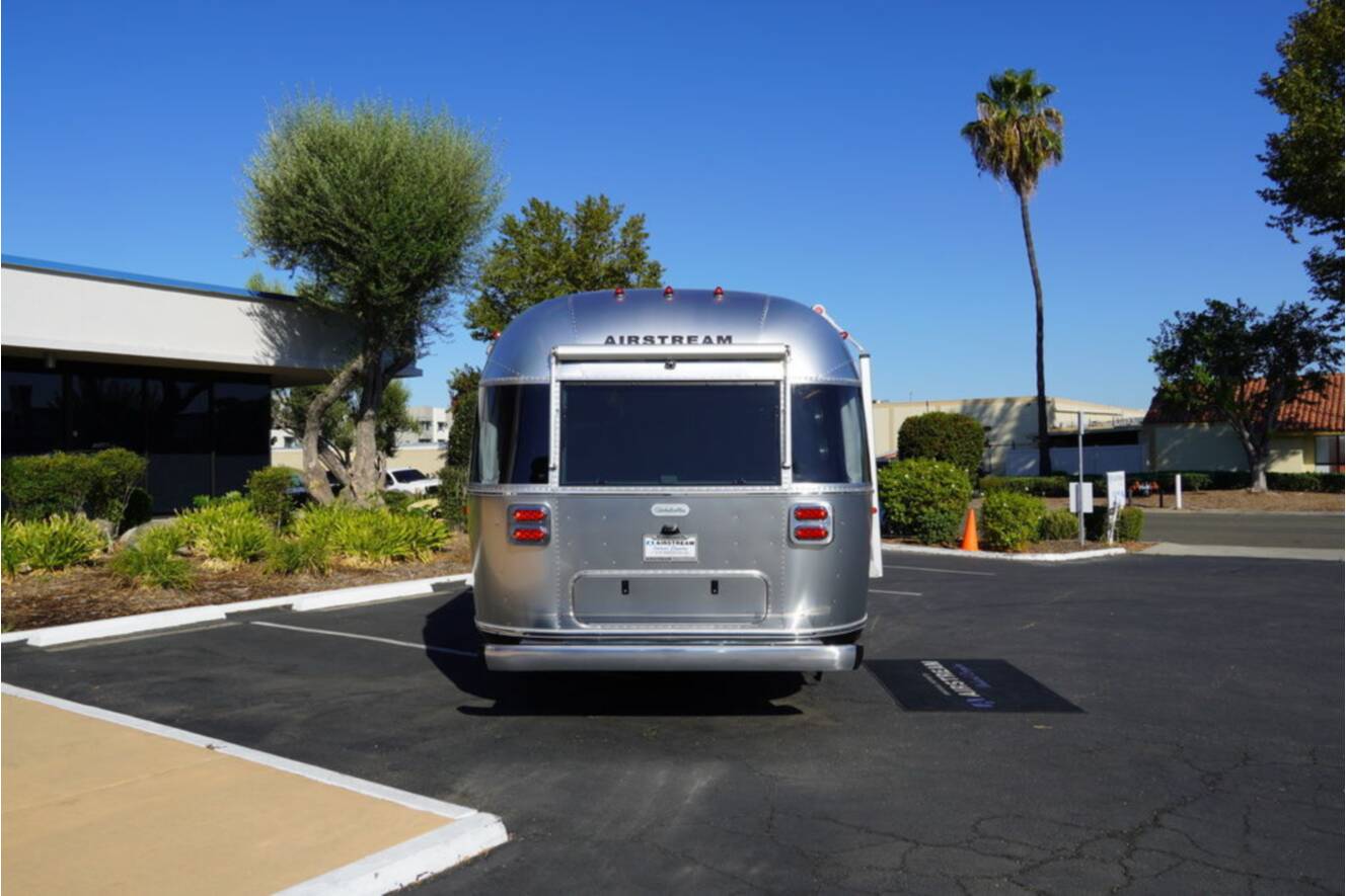 A photo of this 2026 Airstream Globetrotter 25FBQ