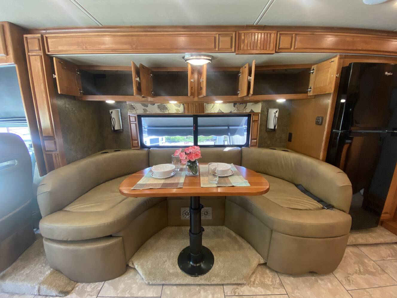 A photo of this 2015 Tiffin Motorhomes Breeze 32BR
