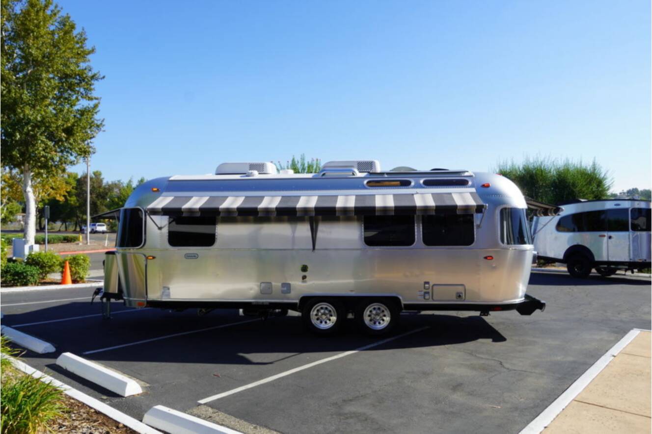A photo of this 2026 Airstream Globetrotter 25FBQ