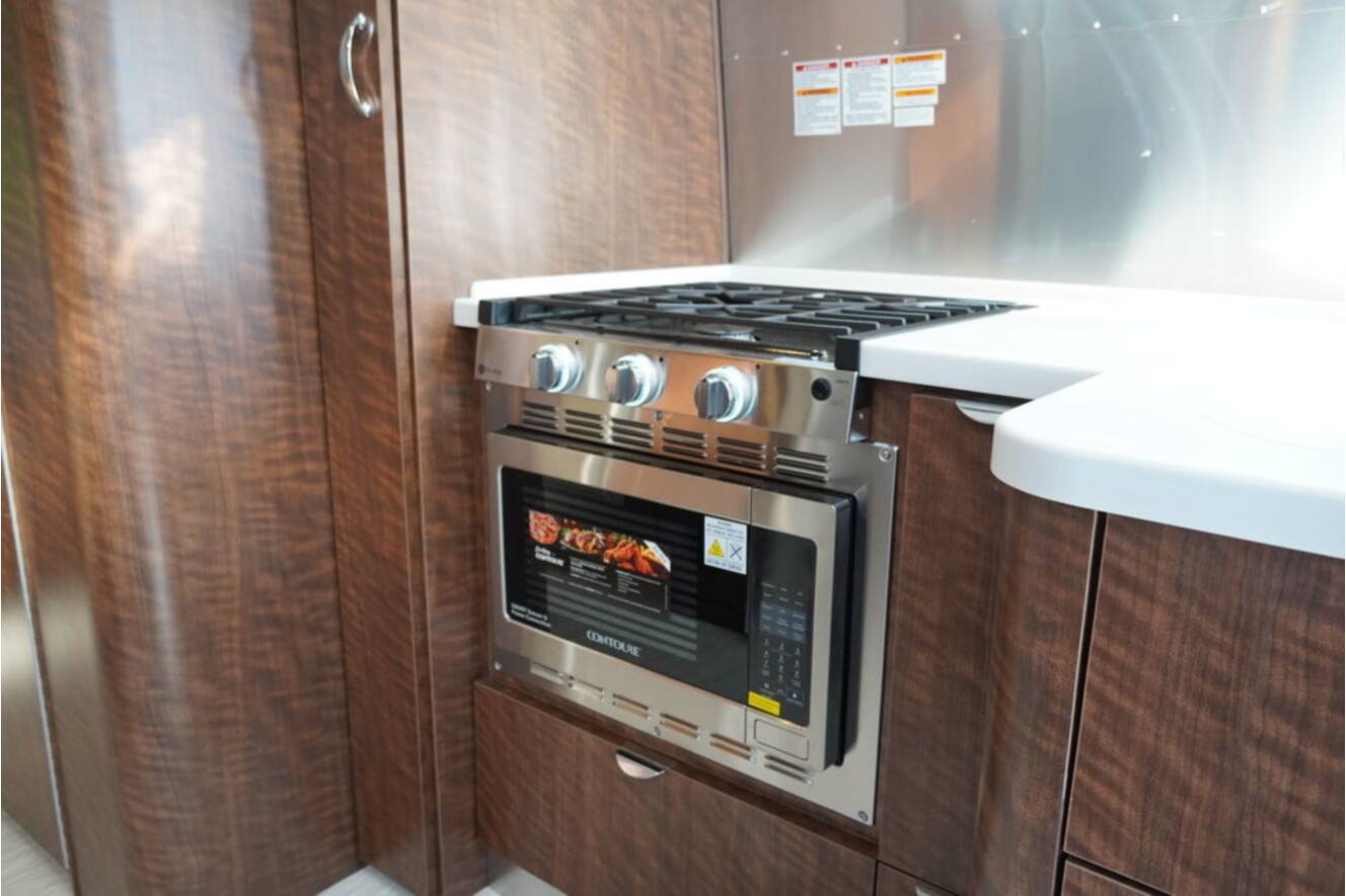 A photo of this 2026 Airstream Globetrotter 25FBQ