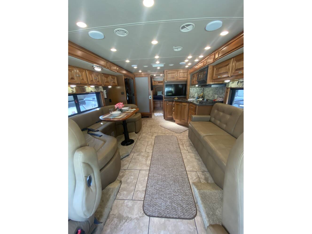 A photo of this 2015 Tiffin Motorhomes Breeze 32BR