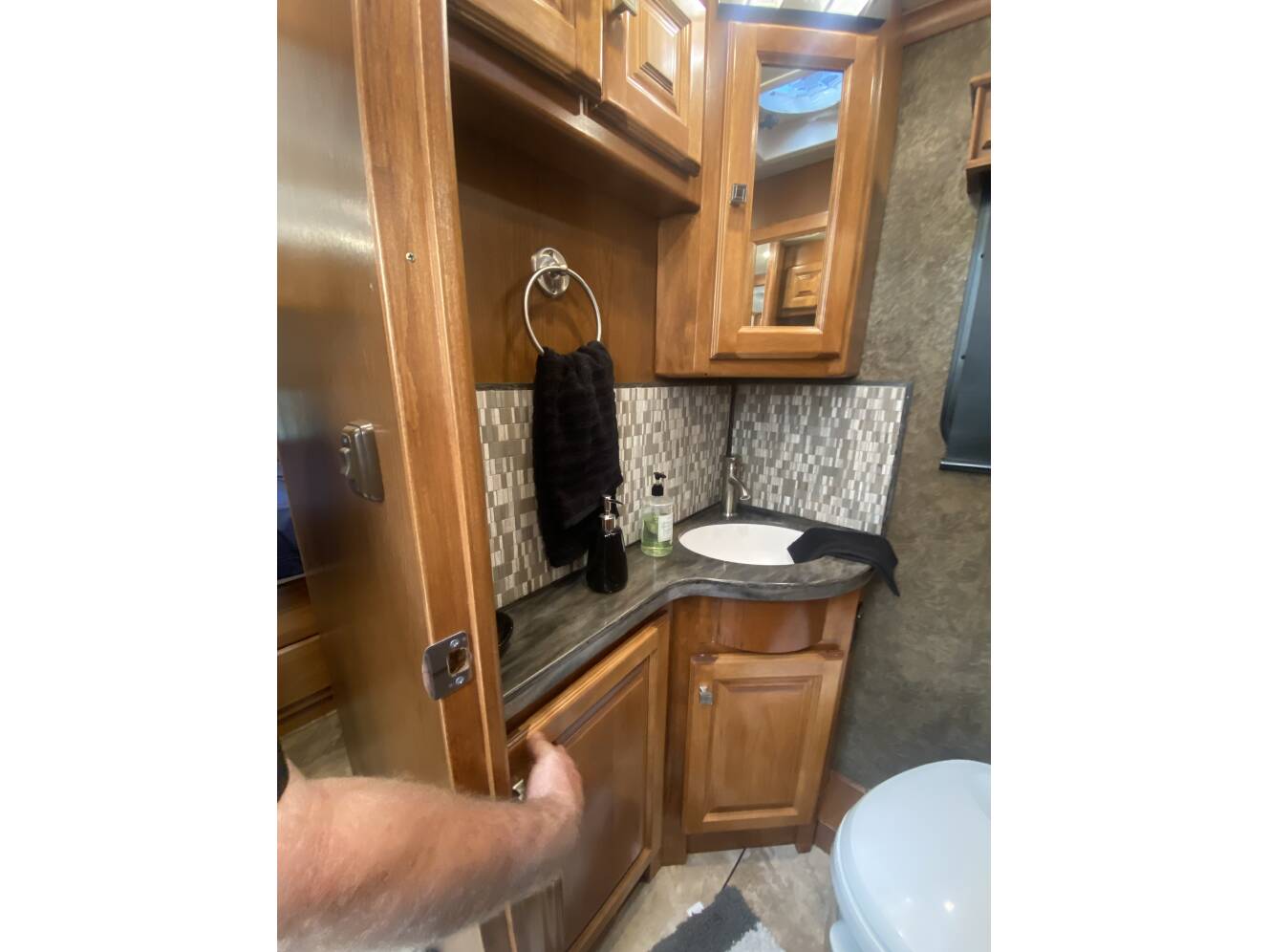 A photo of this 2015 Tiffin Motorhomes Breeze 32BR