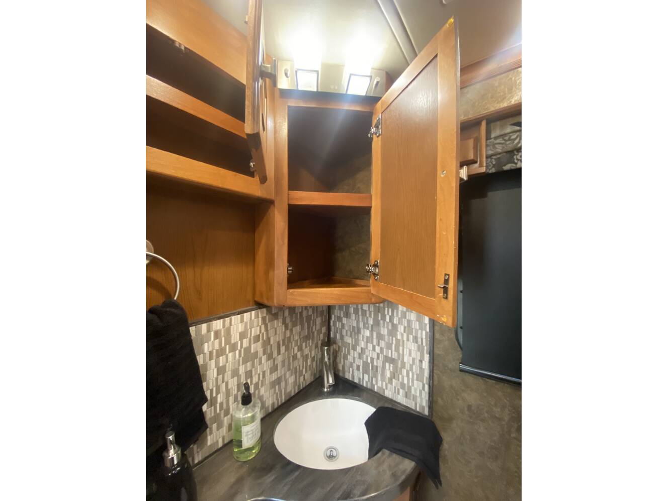 A photo of this 2015 Tiffin Motorhomes Breeze 32BR