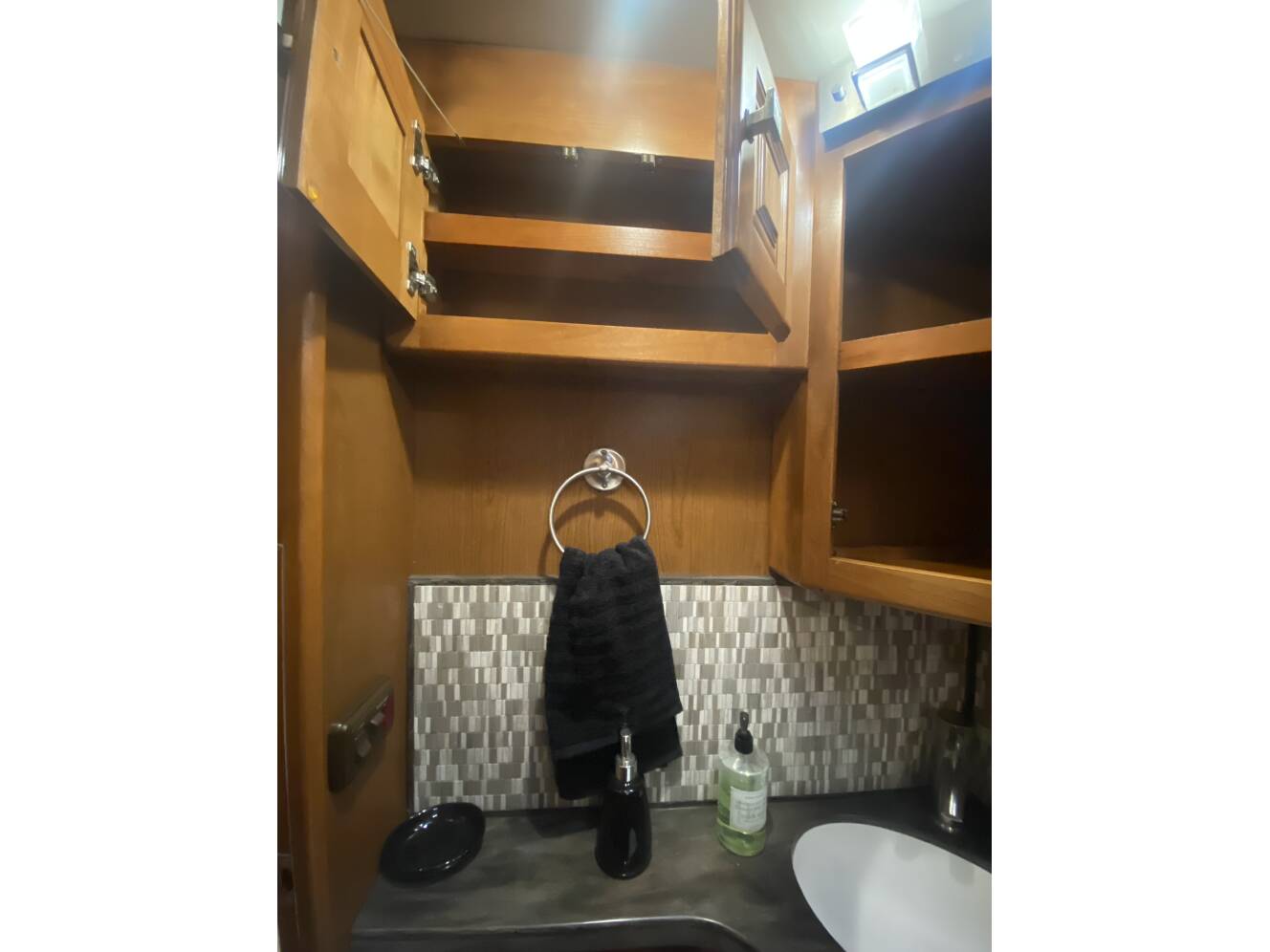 A photo of this 2015 Tiffin Motorhomes Breeze 32BR