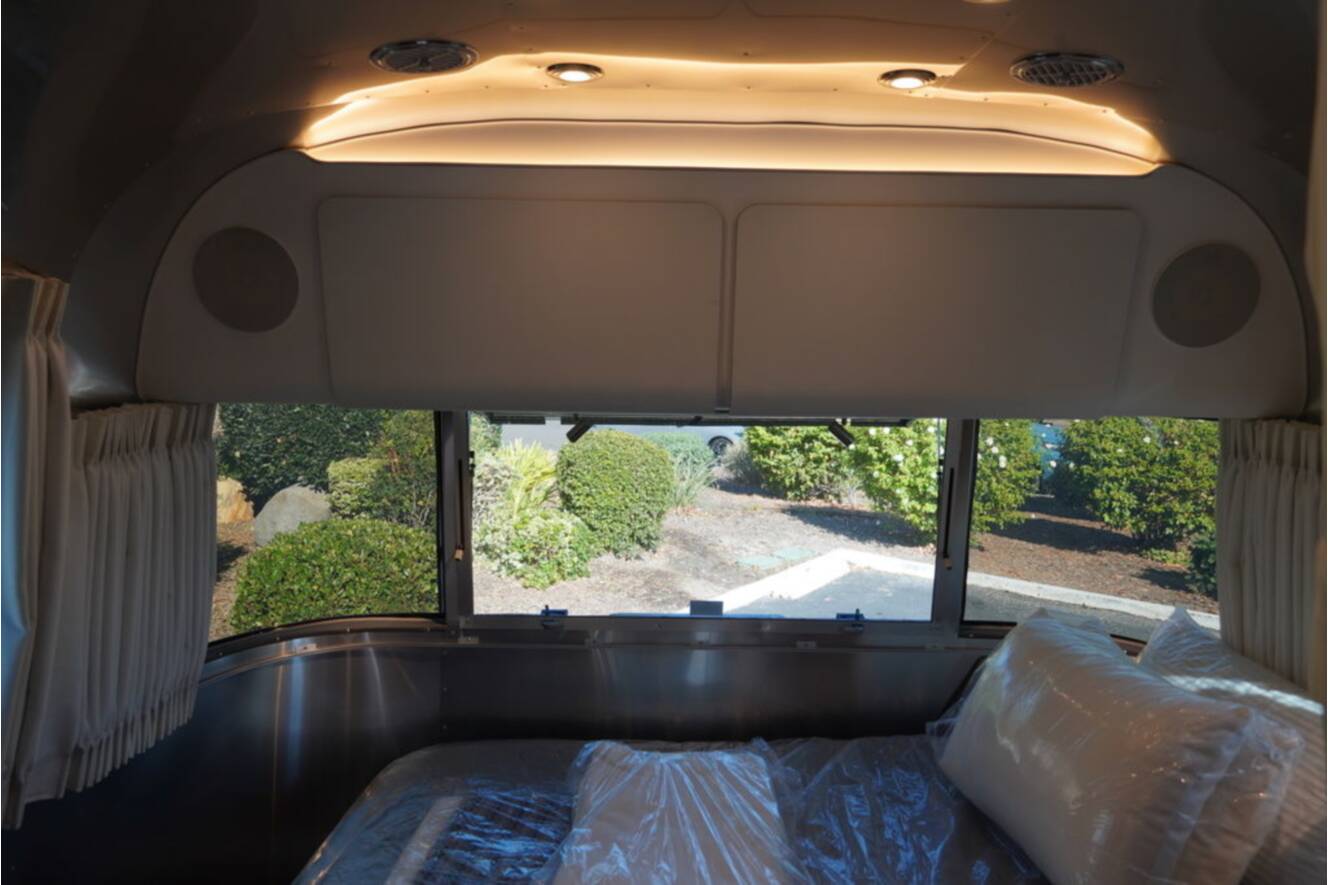 A photo of this 2026 Airstream Globetrotter 25FBQ