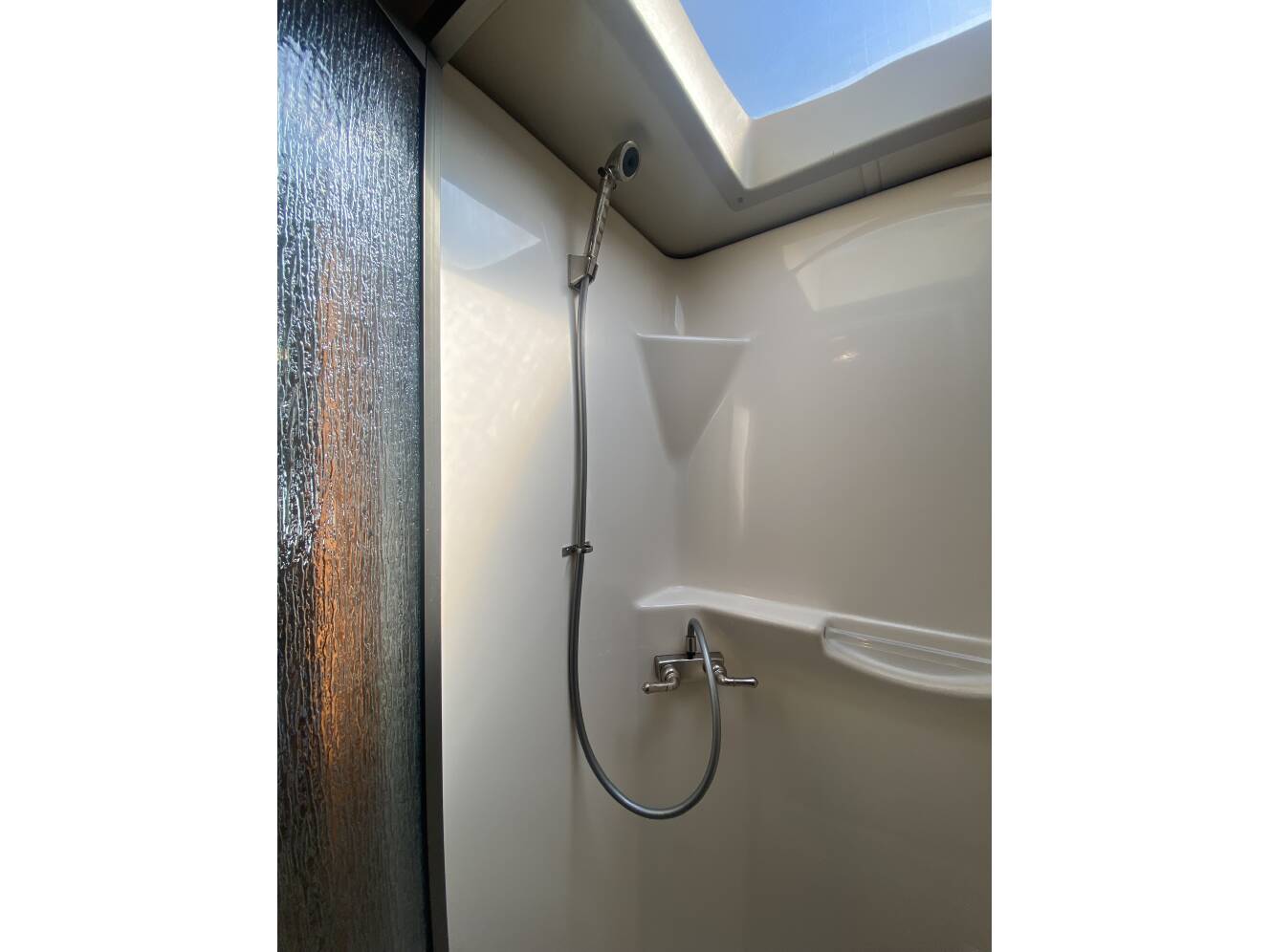 A photo of this 2015 Tiffin Motorhomes Breeze 32BR