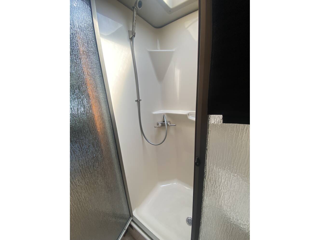 A photo of this 2015 Tiffin Motorhomes Breeze 32BR