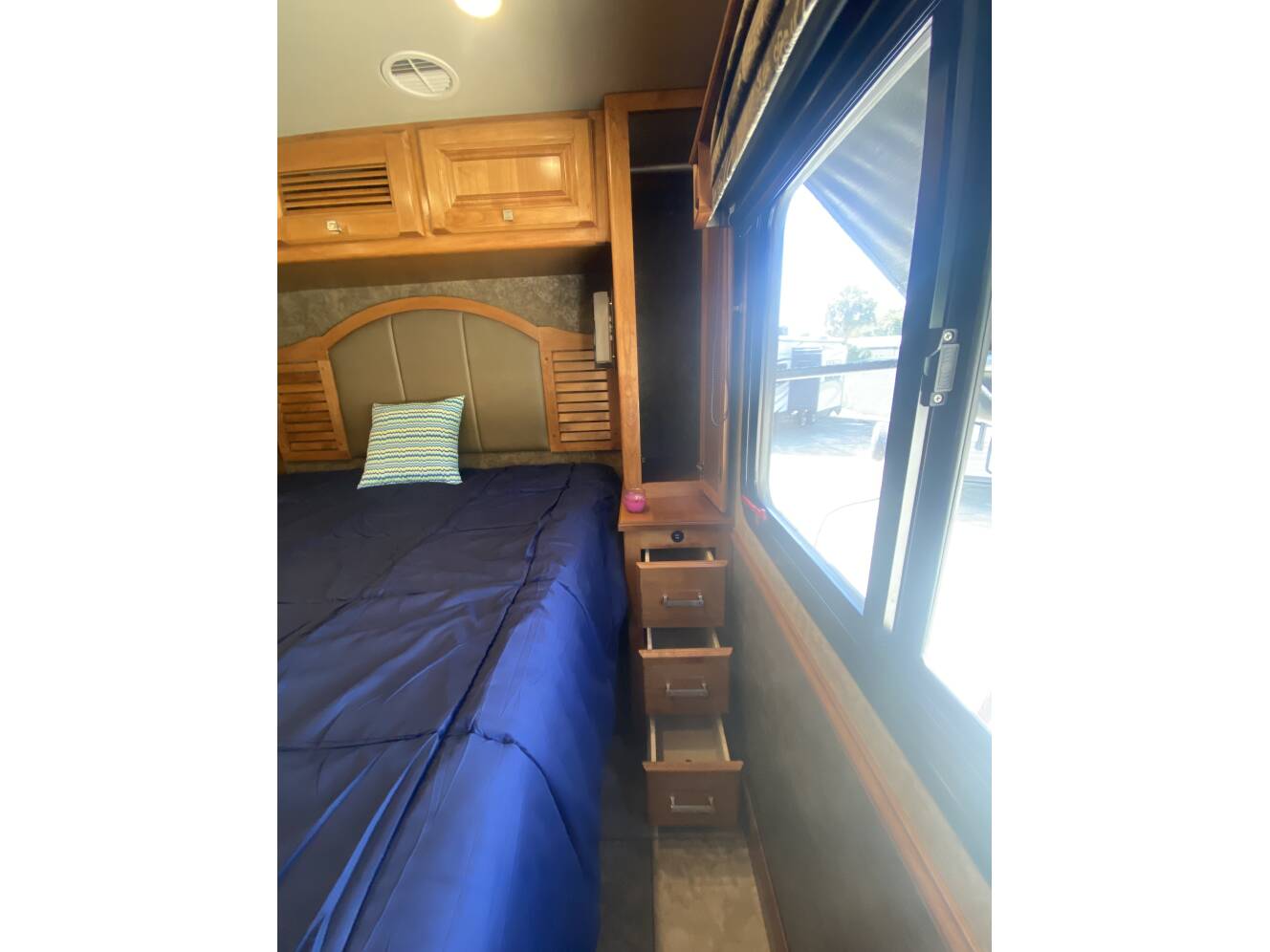 A photo of this 2015 Tiffin Motorhomes Breeze 32BR