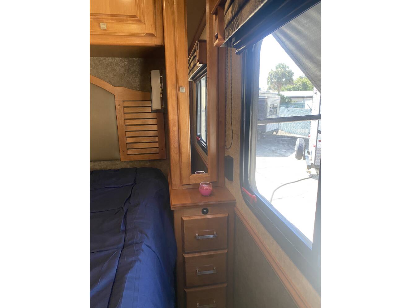 A photo of this 2015 Tiffin Motorhomes Breeze 32BR