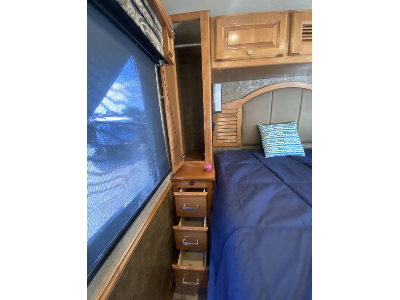 A photo of this 2015 Tiffin Motorhomes Breeze 32BR