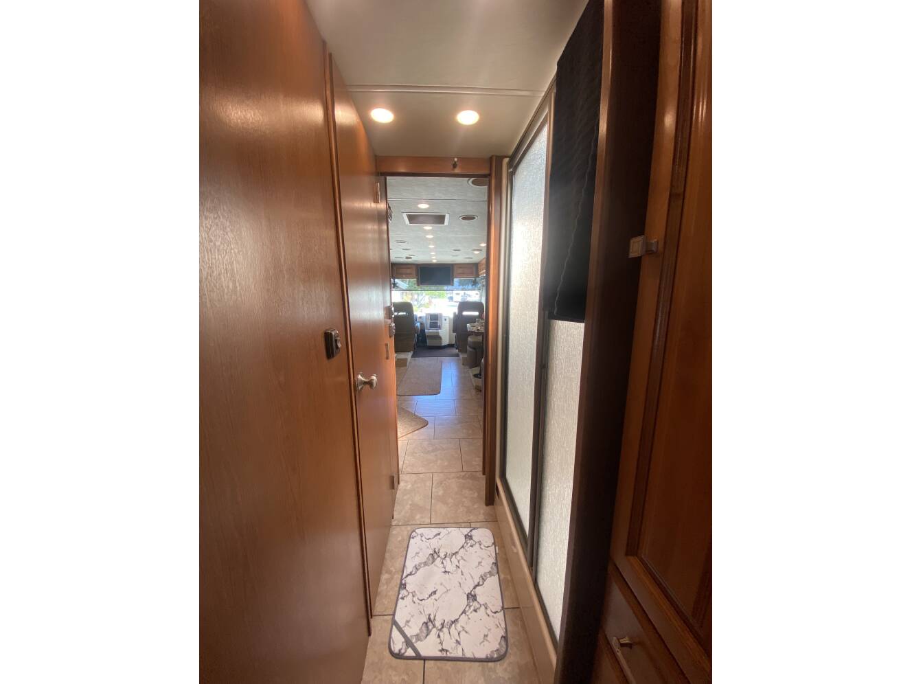 A photo of this 2015 Tiffin Motorhomes Breeze 32BR