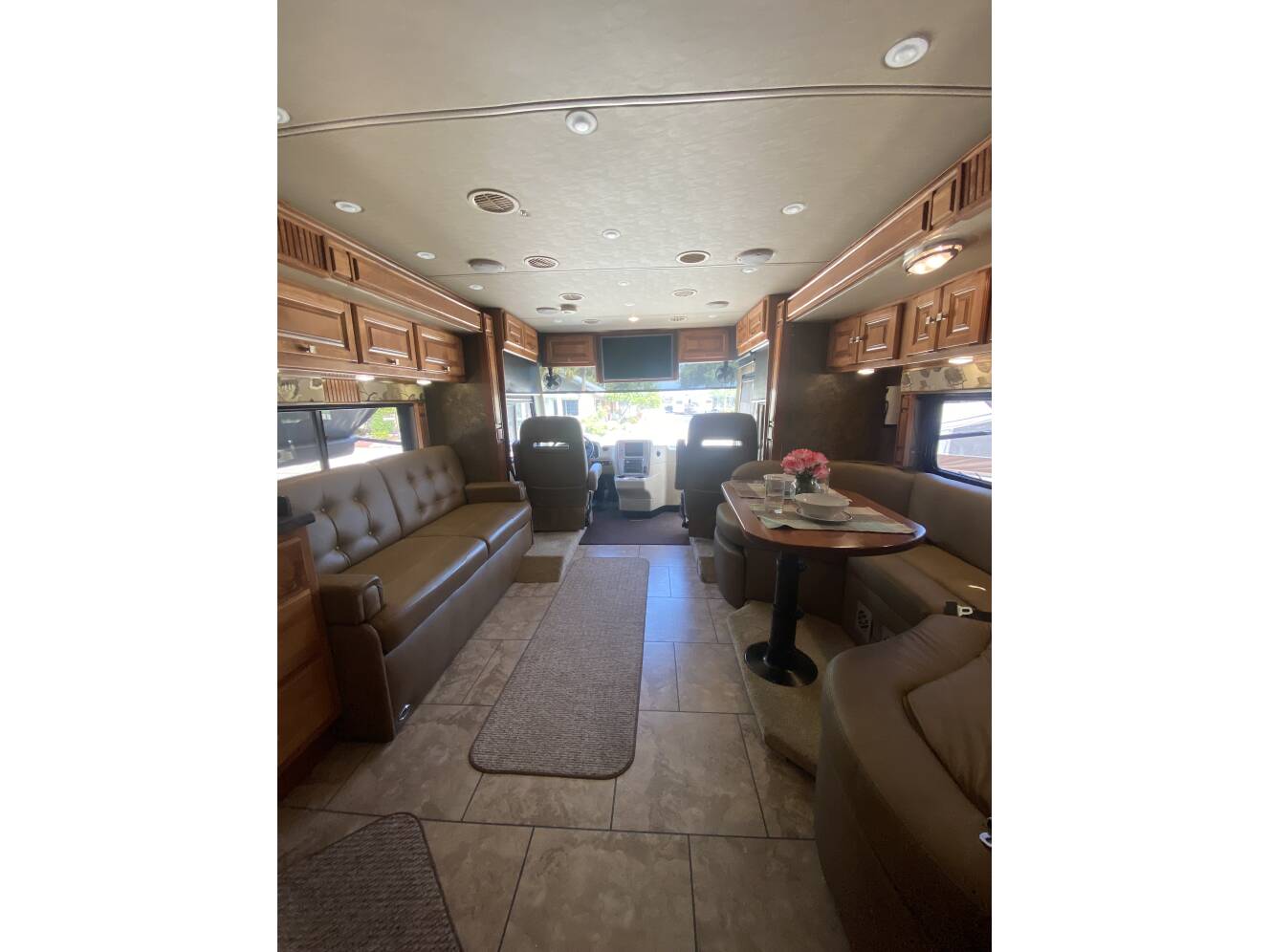 A photo of this 2015 Tiffin Motorhomes Breeze 32BR