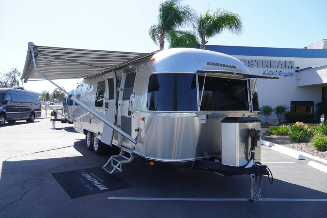 A photo of this 2026 Airstream Classic 28RBT