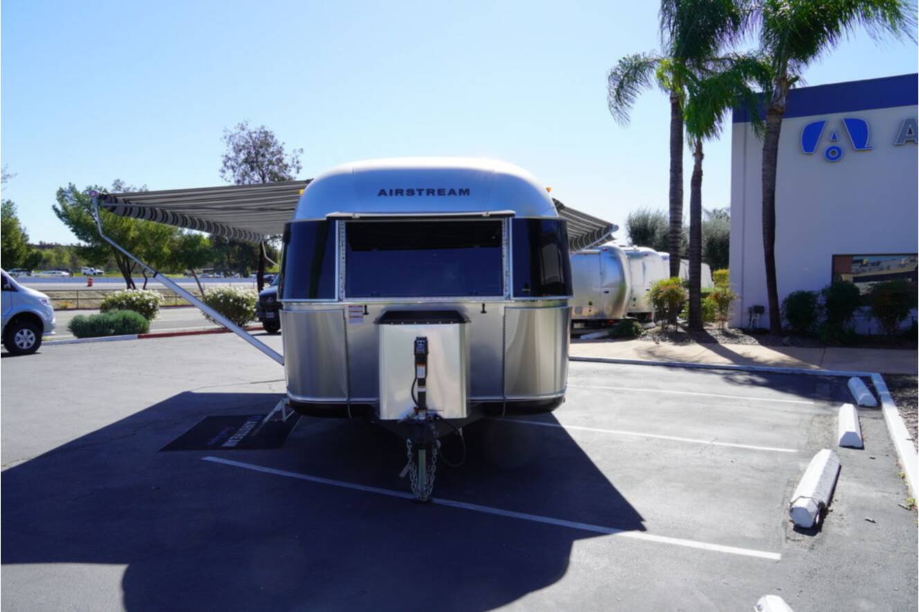 A photo of this 2026 Airstream Classic 28RBT