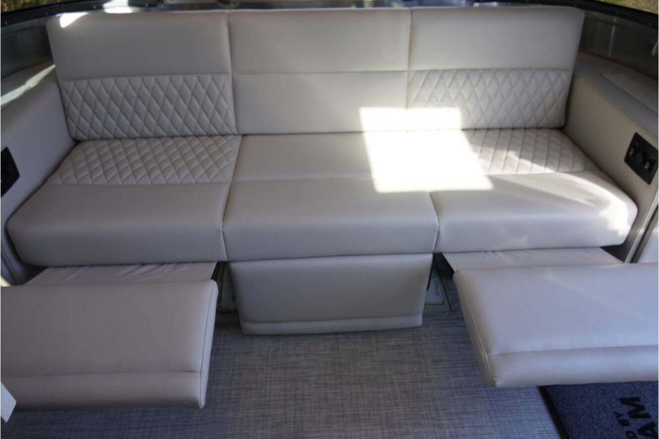 A photo of this 2026 Airstream Classic 28RBT