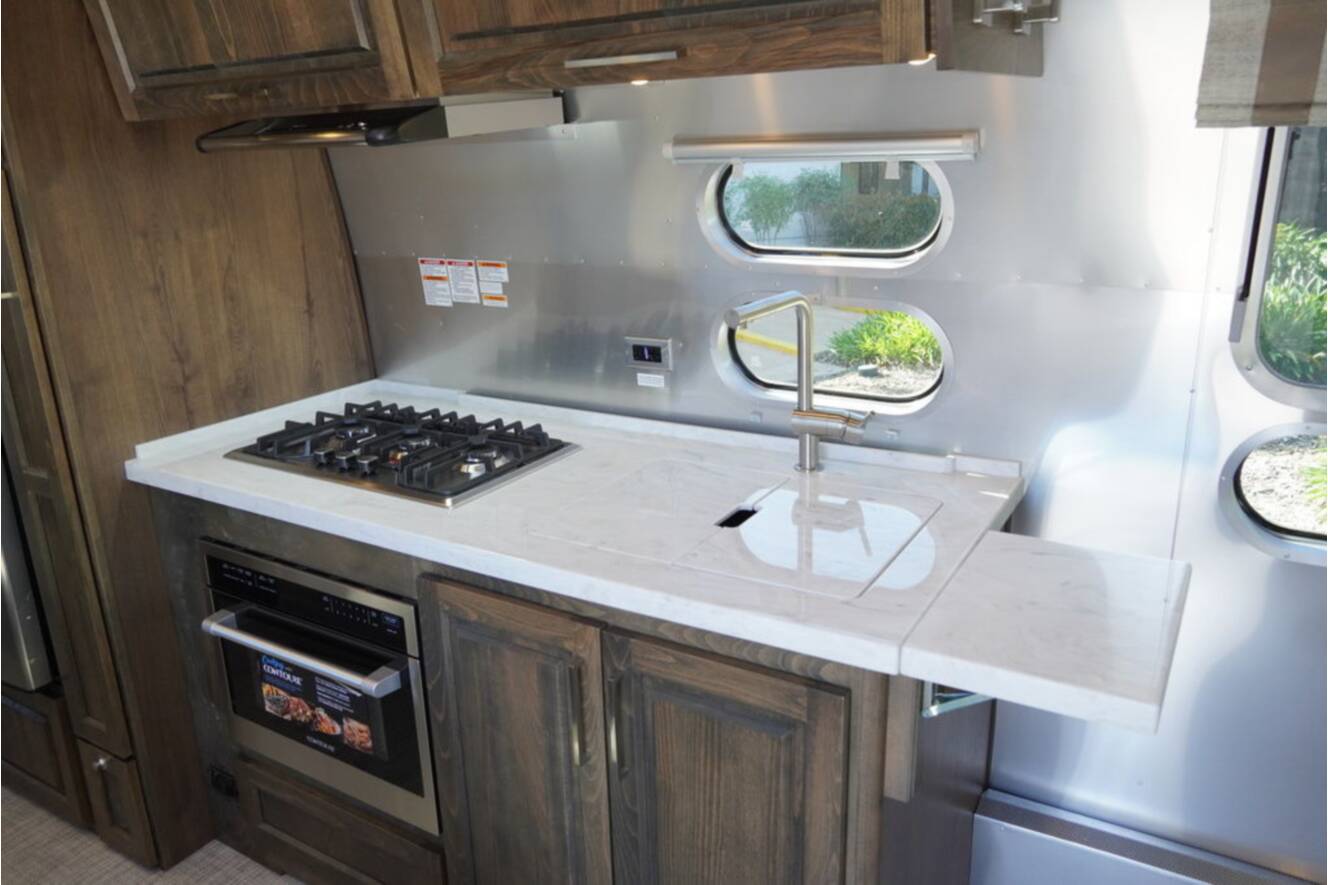 A photo of this 2026 Airstream Classic 28RBT