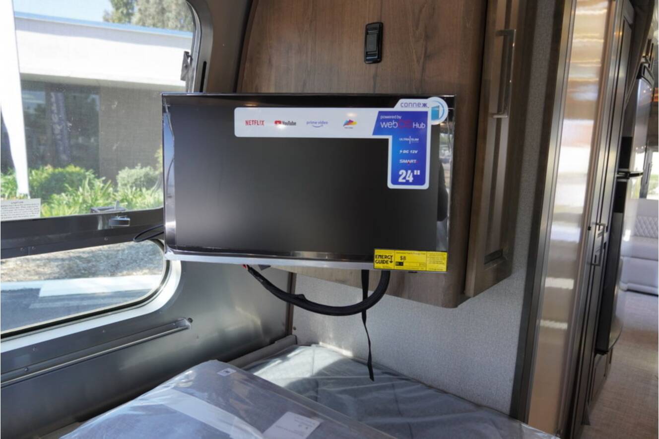 A photo of this 2026 Airstream Classic 28RBT