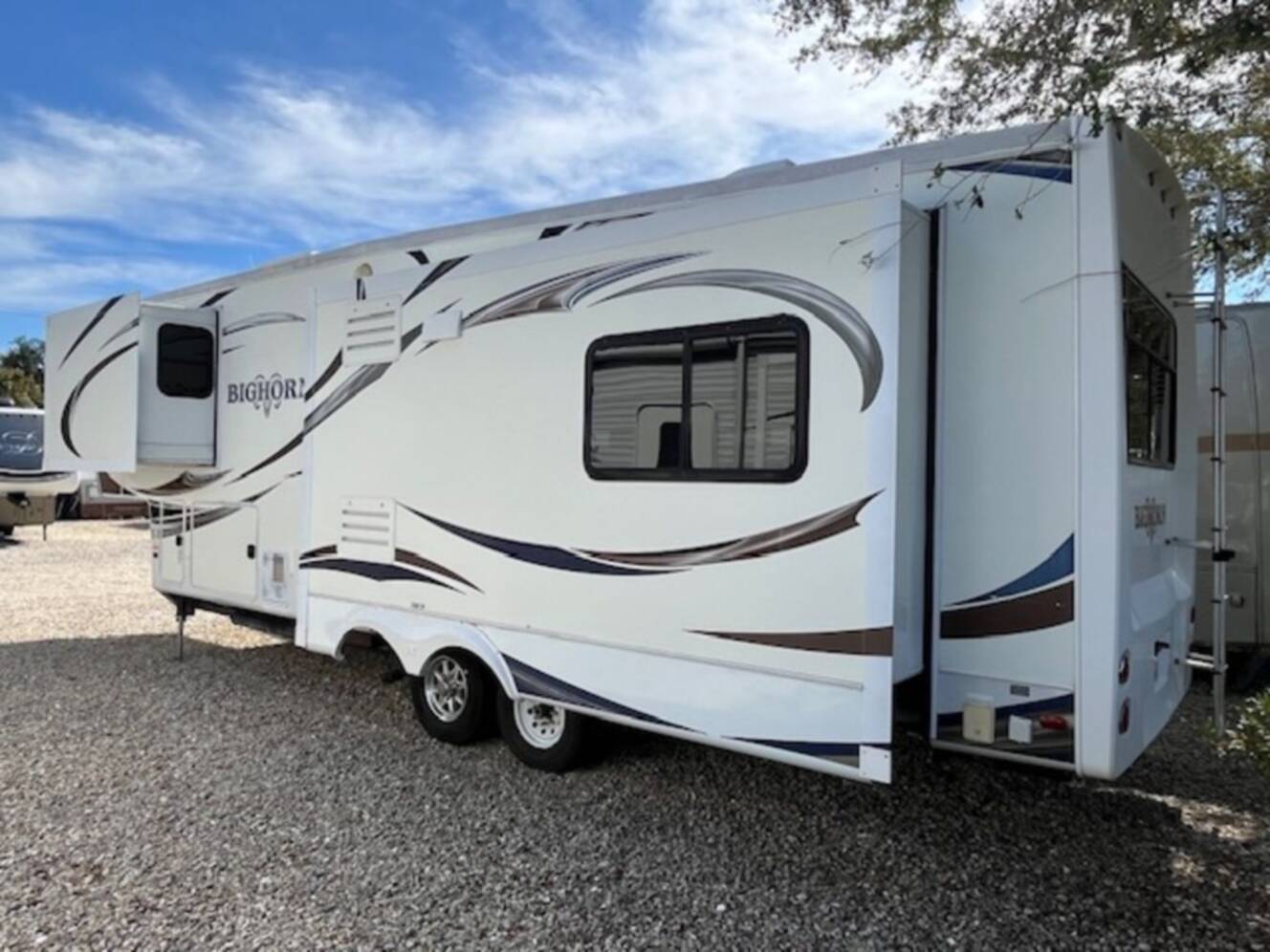 A photo of this 2014 Heartland Bighorn BH 3010RE