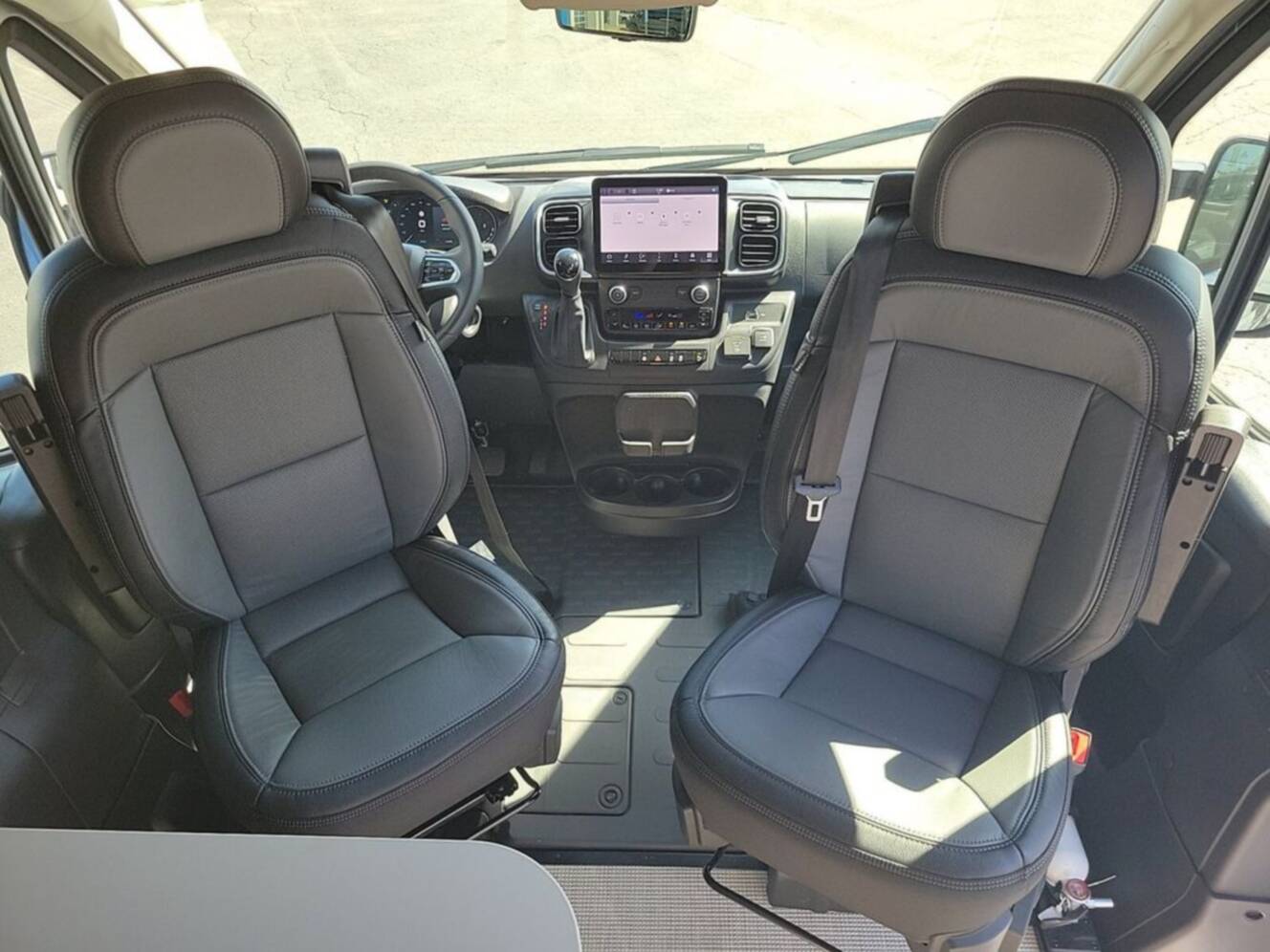 A photo of this 2026 Airstream Rangeline 21 Pop Top
