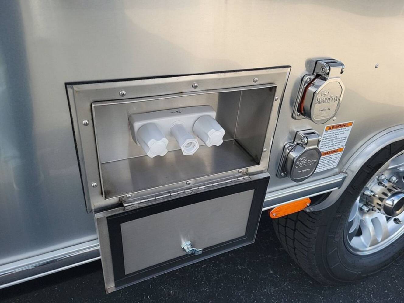 A photo of this 2026 Airstream Classic 30RB Queen