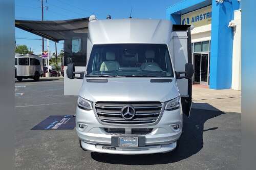 2025 Airstream Atlas Murphy Suite in midway city CA