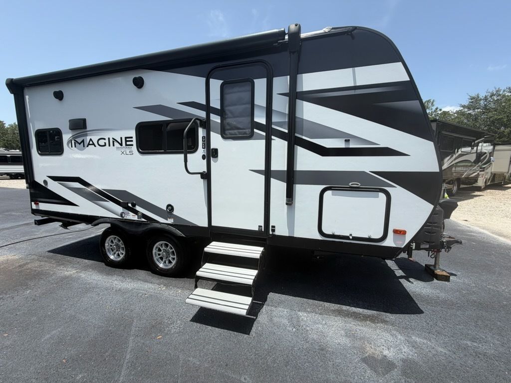 2022 Grand Design Imagine XLS 17MKE in north fort myers FL