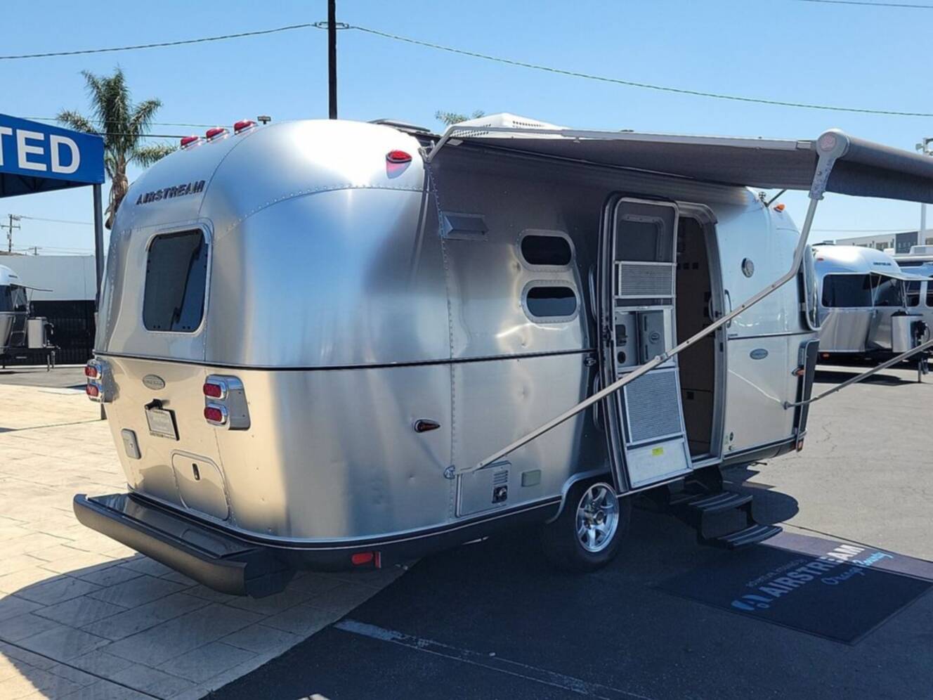 A photo of this 2015 Airstream Flying Cloud 20FB