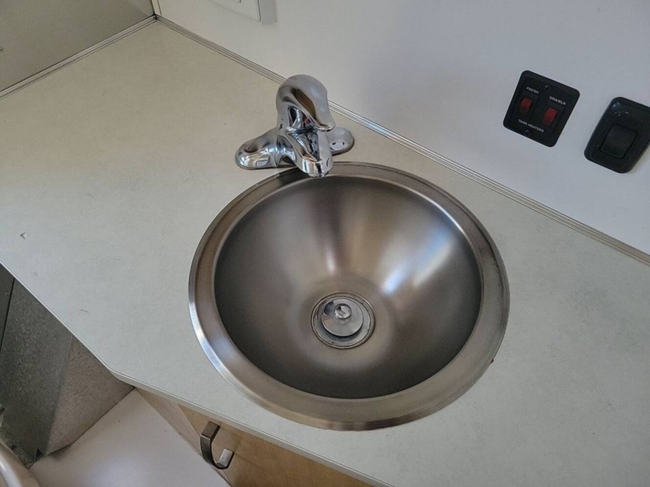 A photo of this 2015 Airstream Flying Cloud 20FB