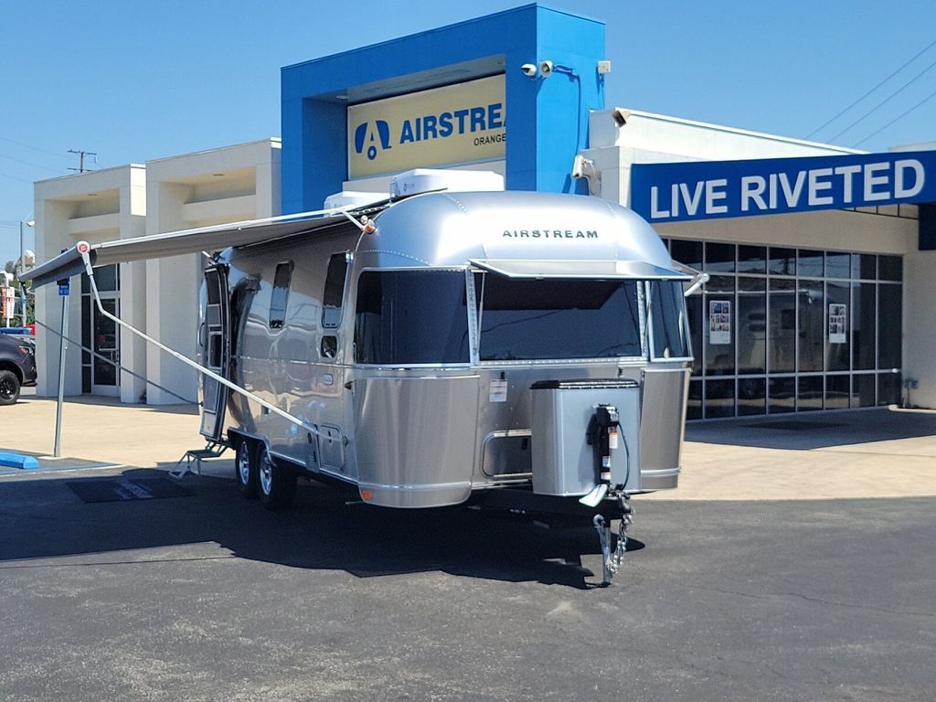 2026 Airstream Flying Cloud® 25FB Twin Hatch in midway city CA