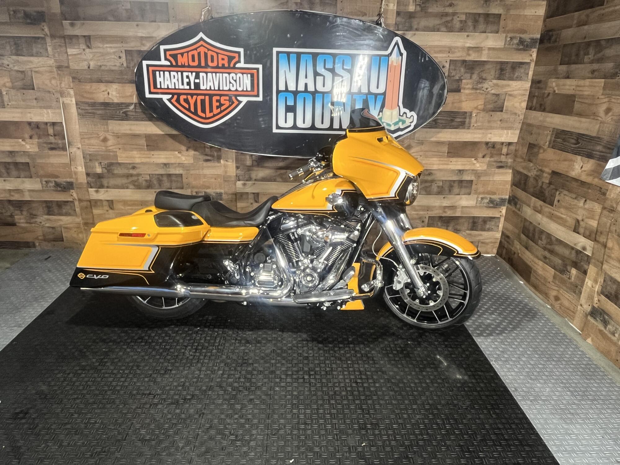 2022 Harley-Davidson CVO Street Glide CVO in Bellmore, NY