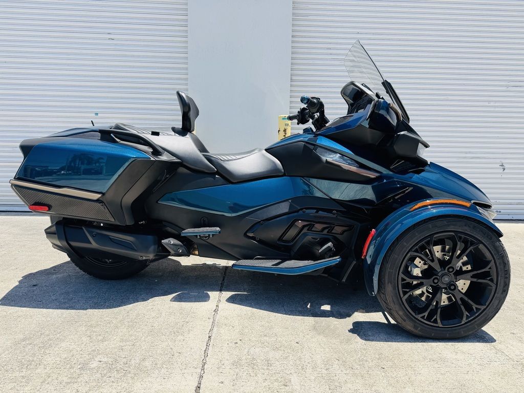 2023 Can-Am Spyder RT Limited Dark Wheels SPYDER RT LIMITED DARK WHEELS in Miami, FL