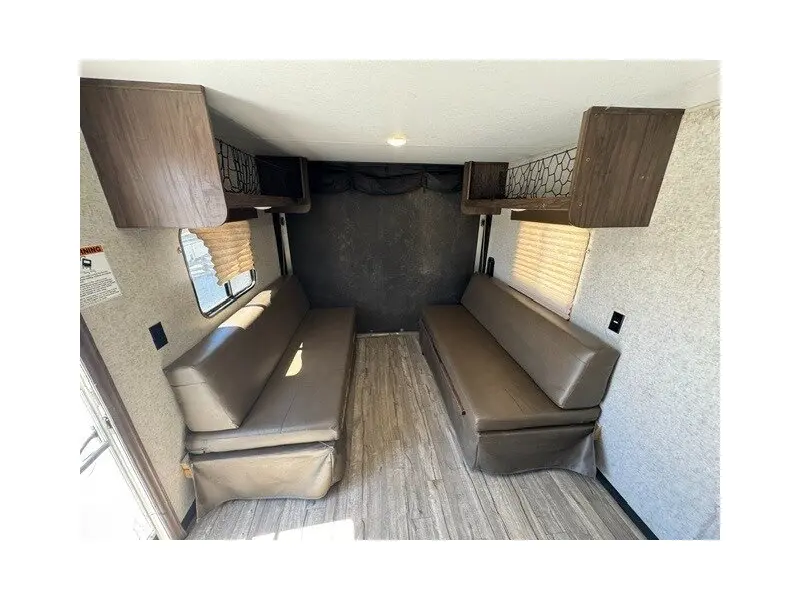 2019 FOREST RIVER CHEROKEE GREY WOLF 27RR