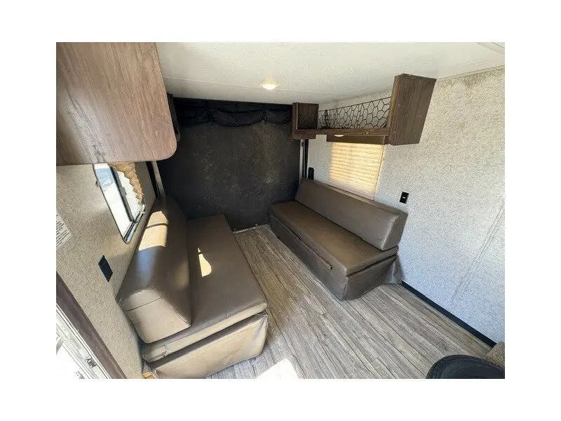 2019 FOREST RIVER CHEROKEE GREY WOLF 27RR