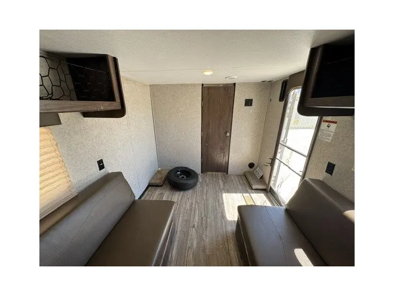 2019 FOREST RIVER CHEROKEE GREY WOLF 27RR