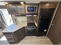 2019 FOREST RIVER CHEROKEE GREY WOLF 27RR