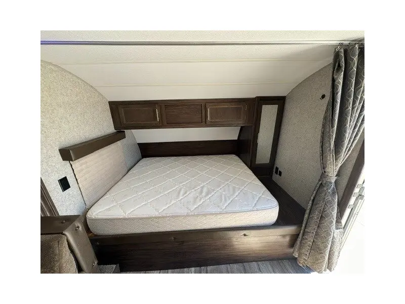 2019 FOREST RIVER CHEROKEE GREY WOLF 27RR