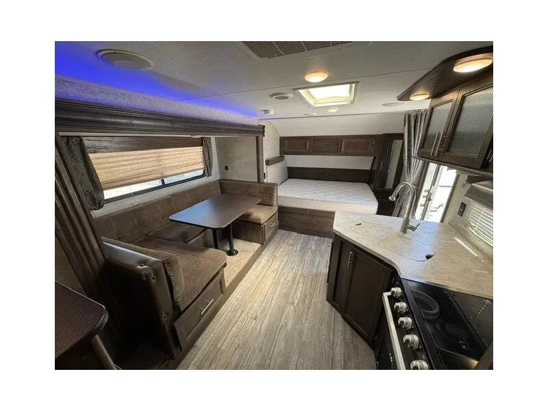 2019 FOREST RIVER CHEROKEE GREY WOLF 27RR