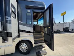 2010 Winnebago Tour 40BD Freightliner XCL Chassis