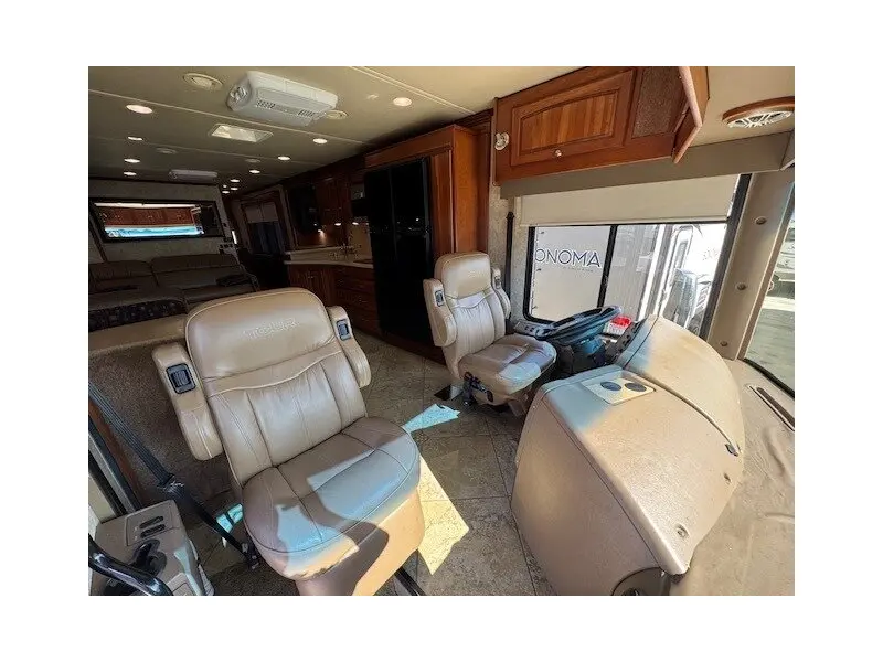 2010 Winnebago Tour 40BD Freightliner XCL Chassis