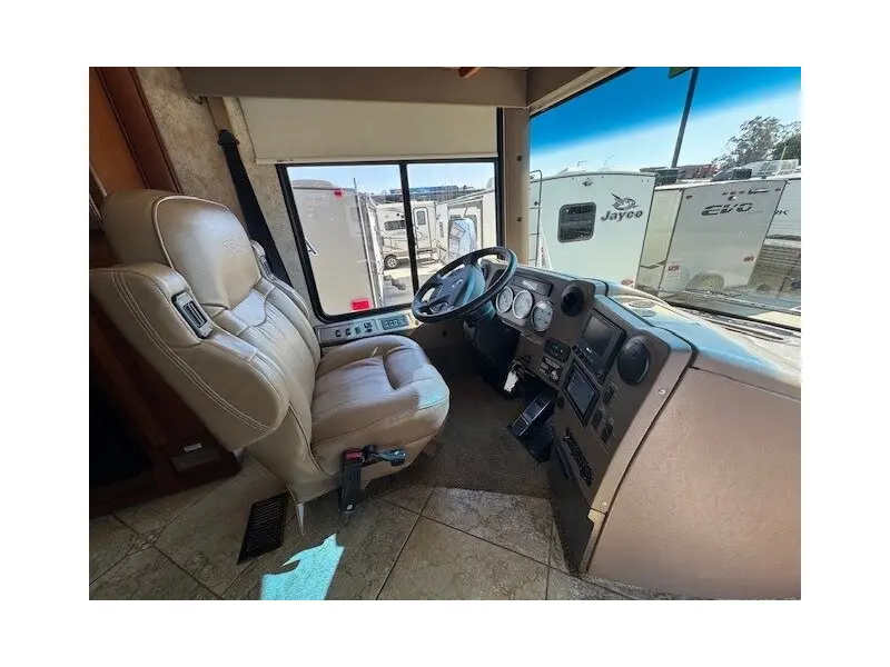 2010 Winnebago Tour 40BD Freightliner XCL Chassis
