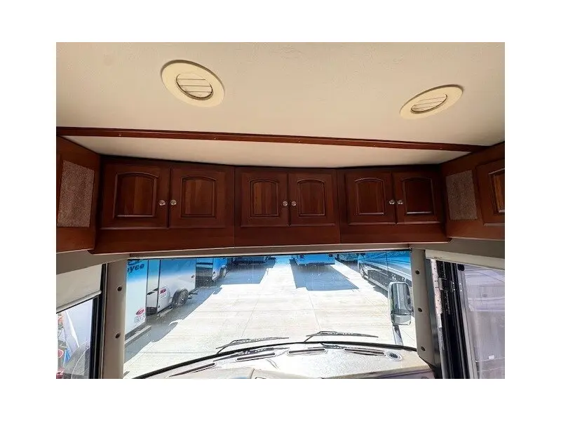 2010 Winnebago Tour 40BD Freightliner XCL Chassis