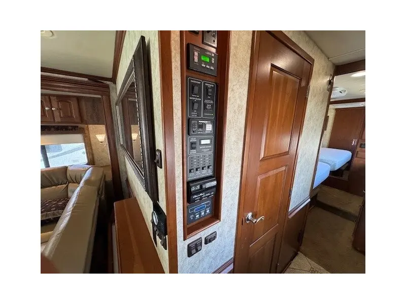 2010 Winnebago Tour 40BD Freightliner XCL Chassis